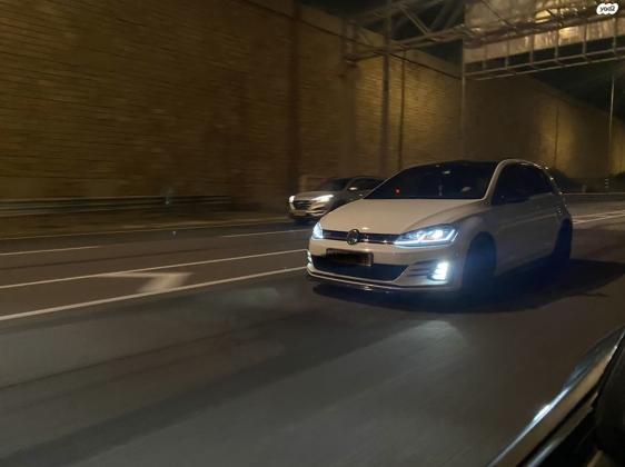 פולקסווגן גולף GTI (2018)