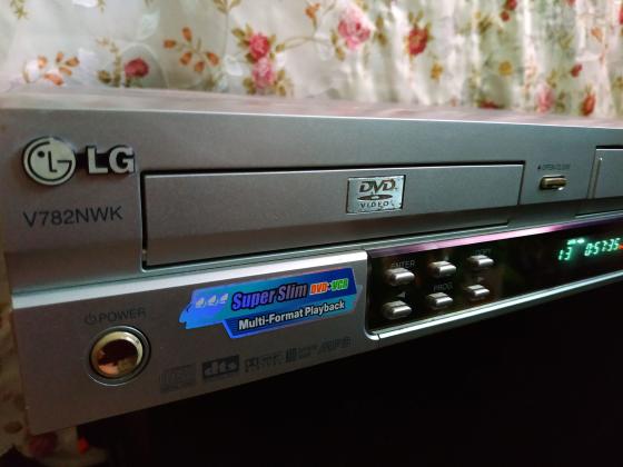 LG מכשיר DVD משולב וידאו