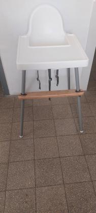 כסא אוכל של איקאה עם