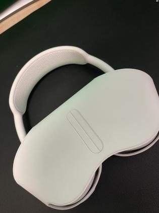 איירפודס מקס לבנות (כסוף) יותר