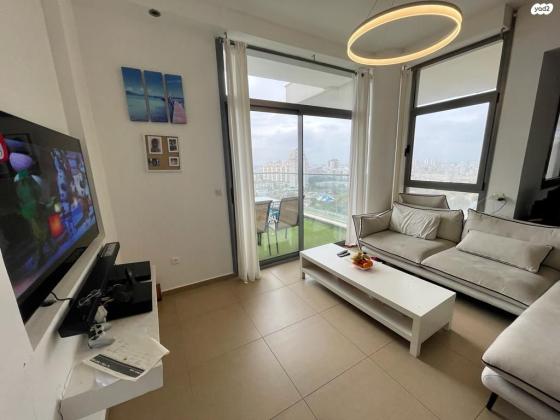 גולדה מאיר 13 (קרית ראשון;קריית כרמים)