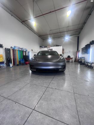 טסלה מודל 3 (2021)