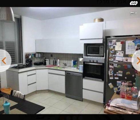 יגאל אלון 8 (מרכז)