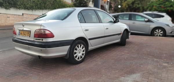 טויוטה אוונסיס (2002)