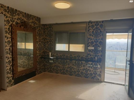 שדרת התמרים 9 (מרכז העיר ג')