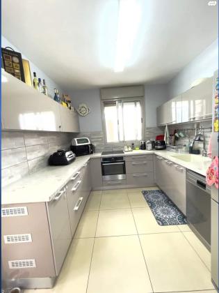 בקעת רימון 13 (האגמים)