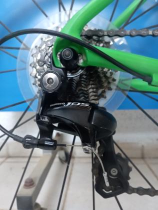 אופני כביש טרק דגם אמונדה