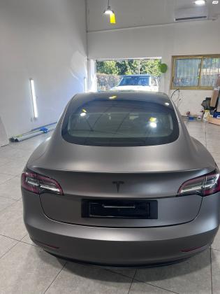 טסלה מודל 3 (2021)