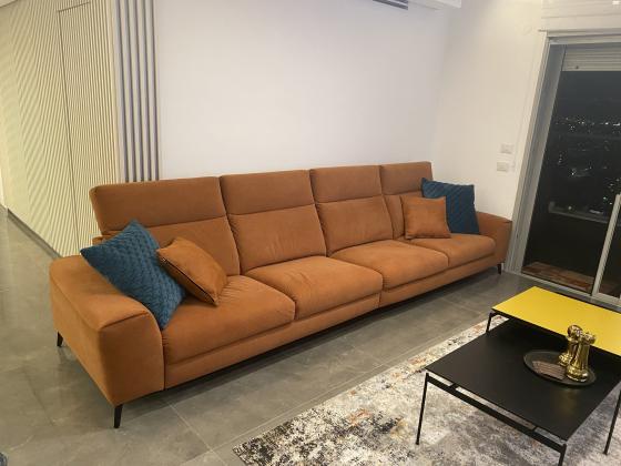 ספה מדהימה וייחודית צבע קוניאק