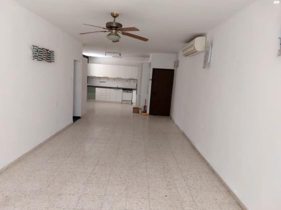 ארלוזורוב 76 (מרכז)