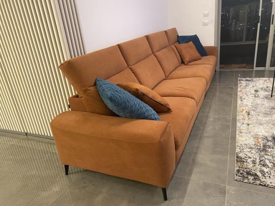 ספה מדהימה וייחודית צבע קוניאק