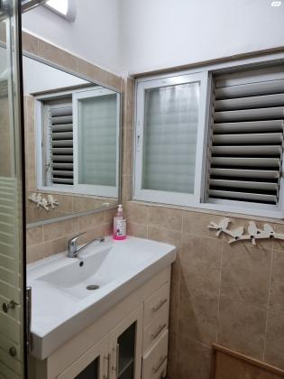 הרב עוזיאל 6 (רסקו א)