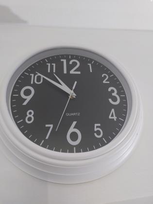 שעון קיר Quartz איכותי צבע