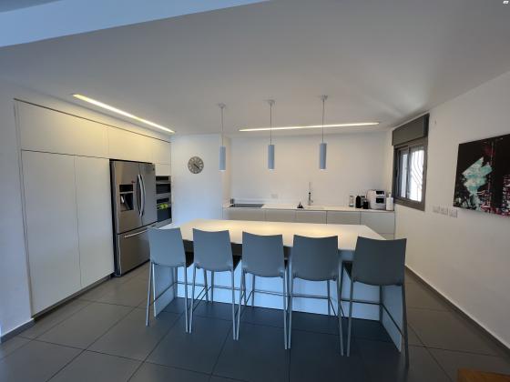 סמיר משה נקאש 15 (כפר גנים ג)