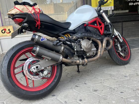 דוקאטי מונסטר 821 (2015)