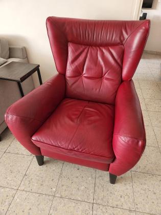 כורסת עור נטוצ'י במצב מצוין,שילמתי