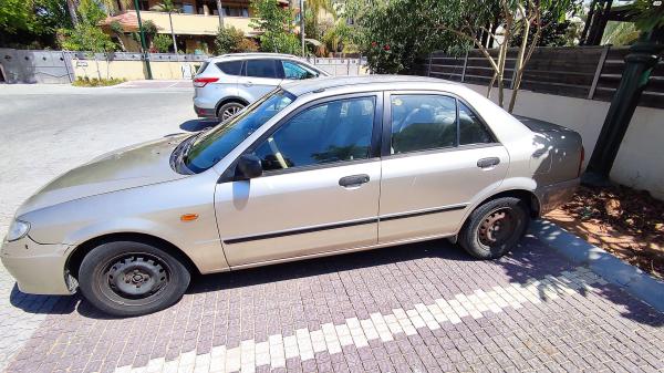 מאזדה 323 לאנטיס (2004)