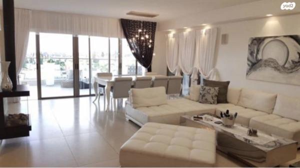 אמה טאובר פרידמן 1 (הרצליה הירוקה)