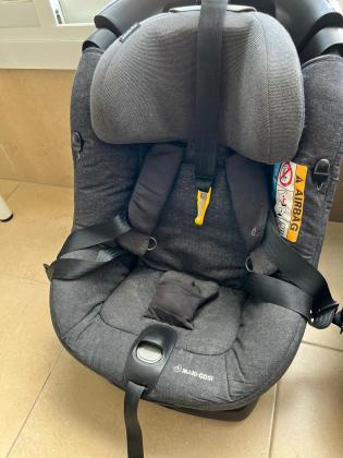 2 כיסאות בטיחות מקסי קוזי