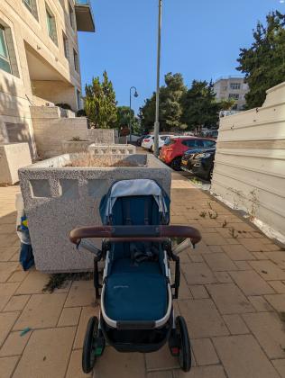 עגלת אפה בייבי קרוז במצב מצויין