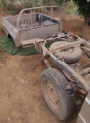 איסוזו איפון 2X4 (1994)