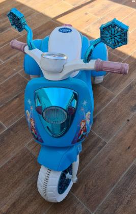 אופנוע של אלזה ואנה/פרוזן במצב חדש