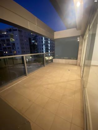 יחזקאל שטרייכמן 18 (הגוש הגדול)