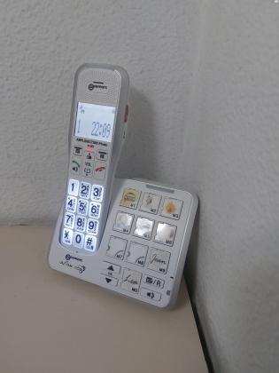 טלפון נייח מותאם למבוגרים מדגם