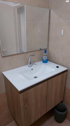 אברהם אבינו 16 (שכונה ד)