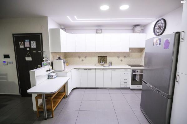 חיים וייצמן 74 (קרית עבודה)