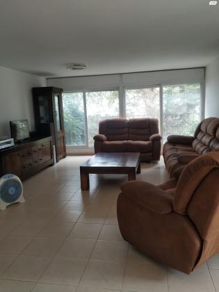 סלעית 13 (רמת אלמוגי)