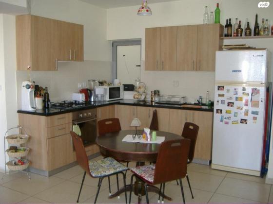 מרזוק ועזר 11 (צפון יפו)