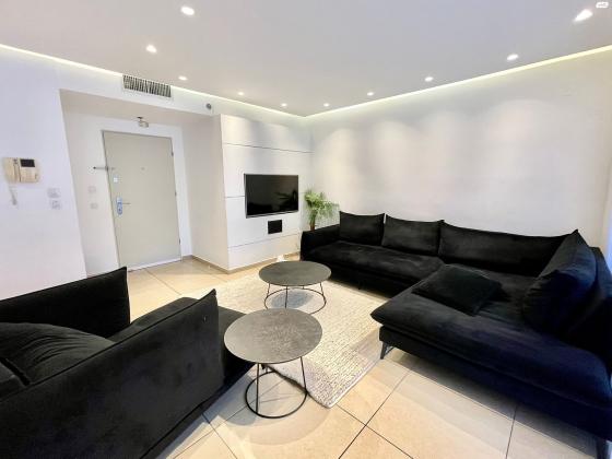 אלונים 22 (קרית השרון)