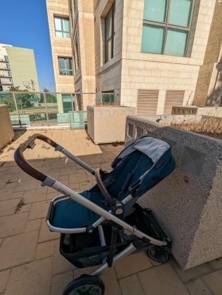 עגלת אפה בייבי קרוז במצב מצויין