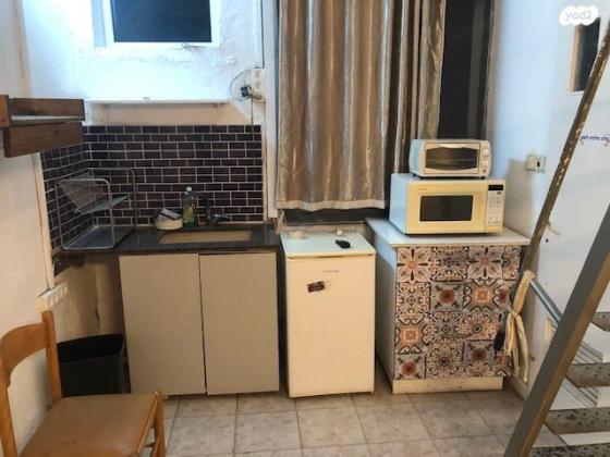 שדרות ירושלים 42 (מרכז יפו מערבית לשדרות ירושלים)