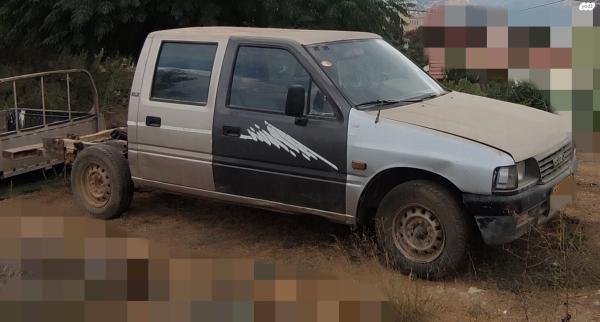 איסוזו איפון 2X4 (1994)