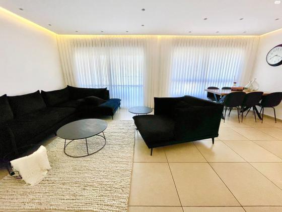 אלונים 22 (קרית השרון)