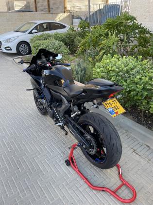 ימאהה R7 (2022)