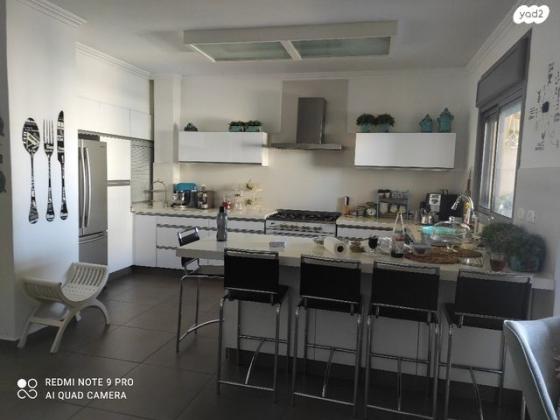 צבי תדמור (שדרת המגדלים ח-501)