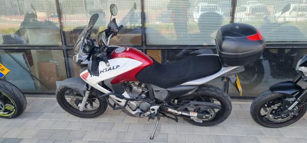 הונדה טרנסאלפ 700 (2010)