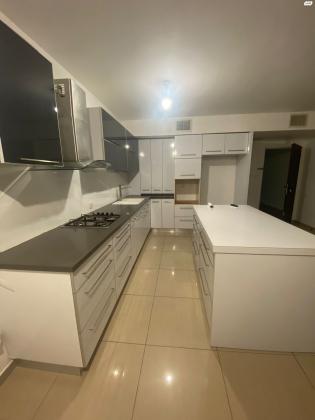 יחזקאל שטרייכמן 18 (הגוש הגדול)