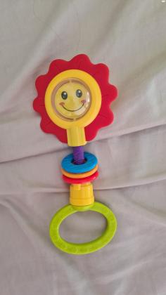 מוכרת עוד צעצועים בזול, הכל