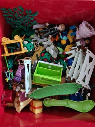 פליימוביל קמפינג במצב חדש, מכיל