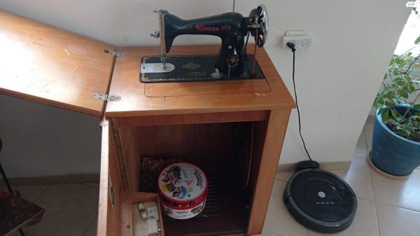 מכונת תפירה עובדת ממש פריט