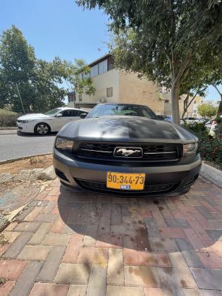 פורד מוסטנג (2011)