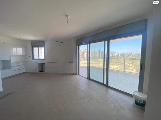 אורי אלמוג (קרית רבין)