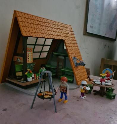 פליימוביל קמפינג במצב חדש, מכיל