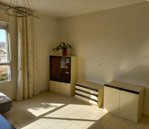 אדמונית 32 (גני אביב)