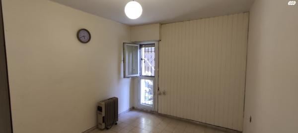 ארתור הנטקה 82 (קרית היובל)