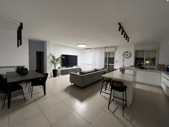 זלמן צורף 7 (פסגת זאב מזרח)